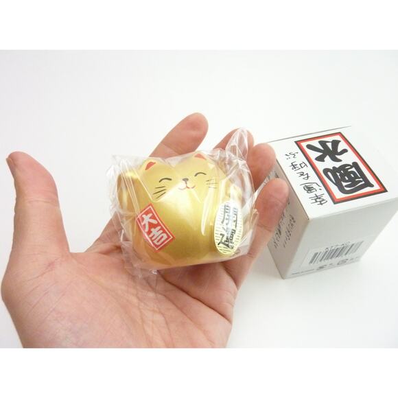 Small Japanese Gold Lucky Daruma Neko Cat Doll Good Luck Fortune Made in Japan - Picture 3 of 3